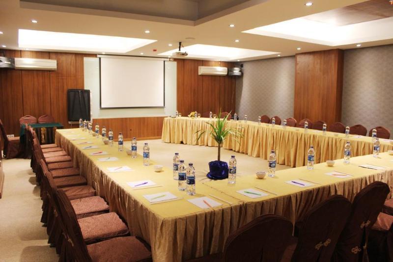 Le Polonia Medan Managed By Topotels Εξωτερικό φωτογραφία